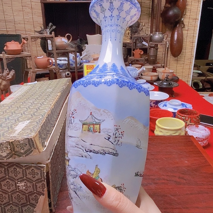 精美家用花瓶一客