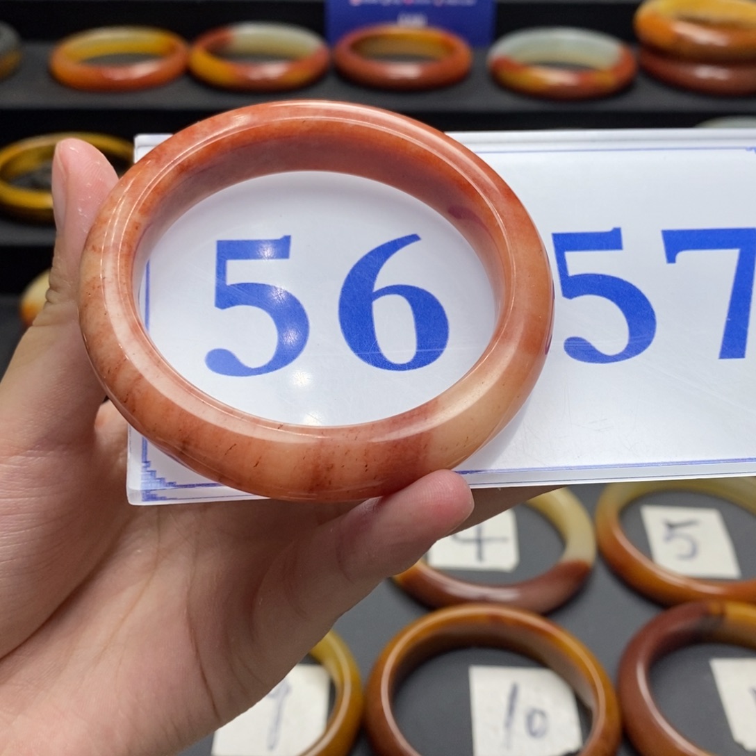 石英质玉（黄龙玉）手镯未镶嵌