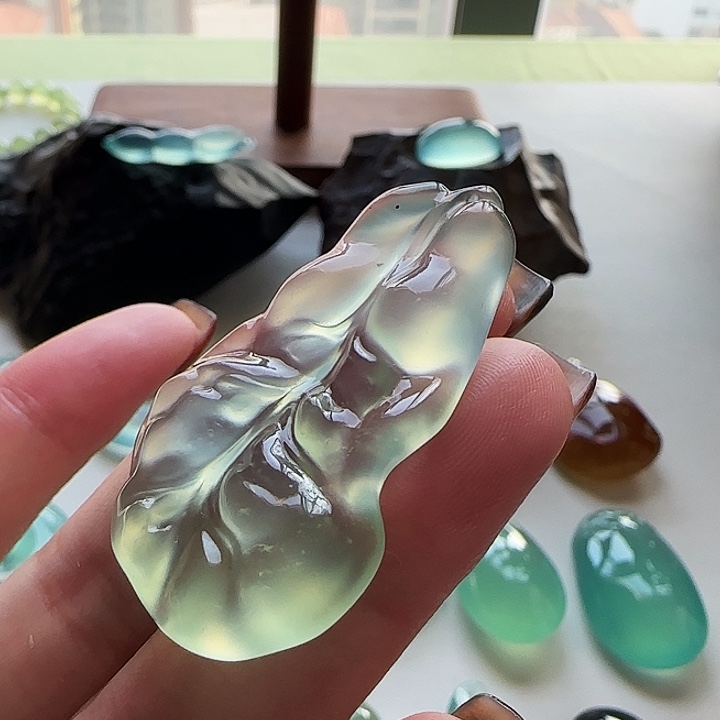 岫玉未镶嵌颈饰岫玉