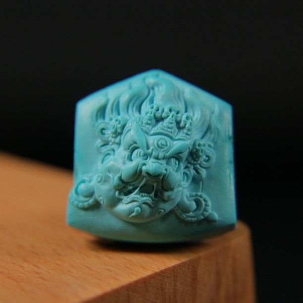 原矿绿松石大黑天 尺寸19.5×20.5×12.3mm，重6.57g，李飞虎大师作品
