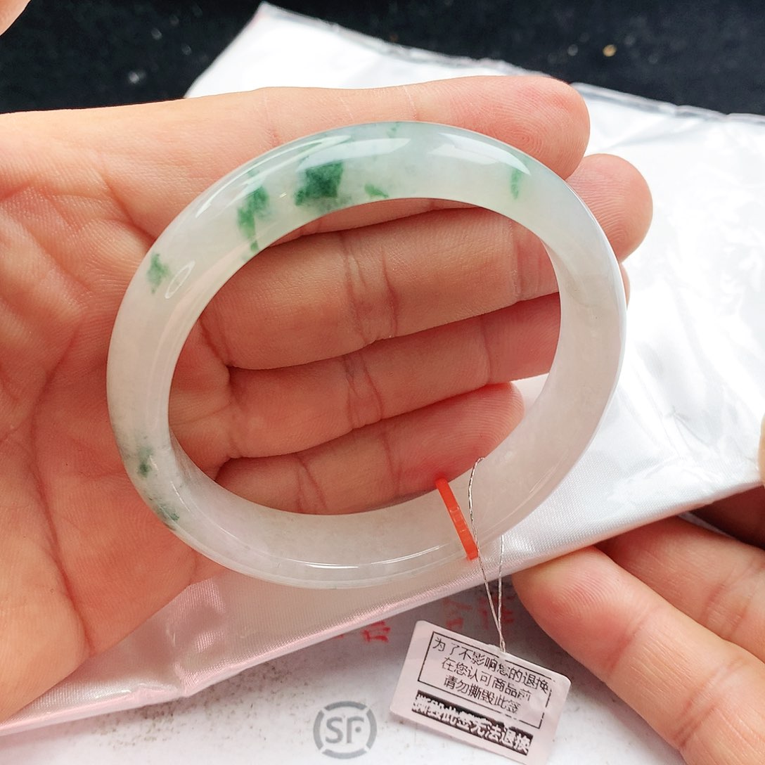 翡翠手镯未镶嵌天然翡翠手镯