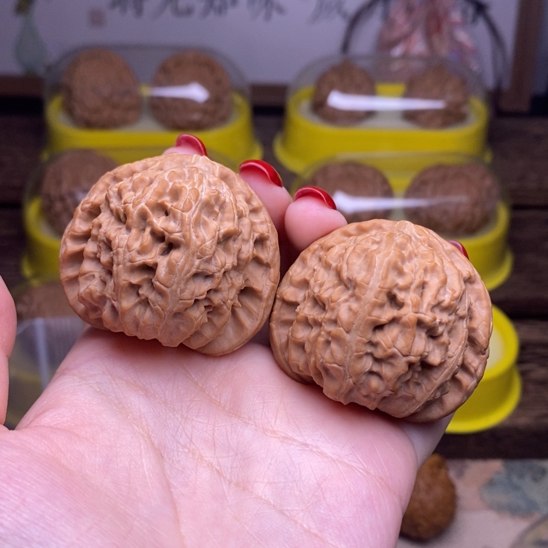 文玩核桃把件全品43尺三角白狮子头