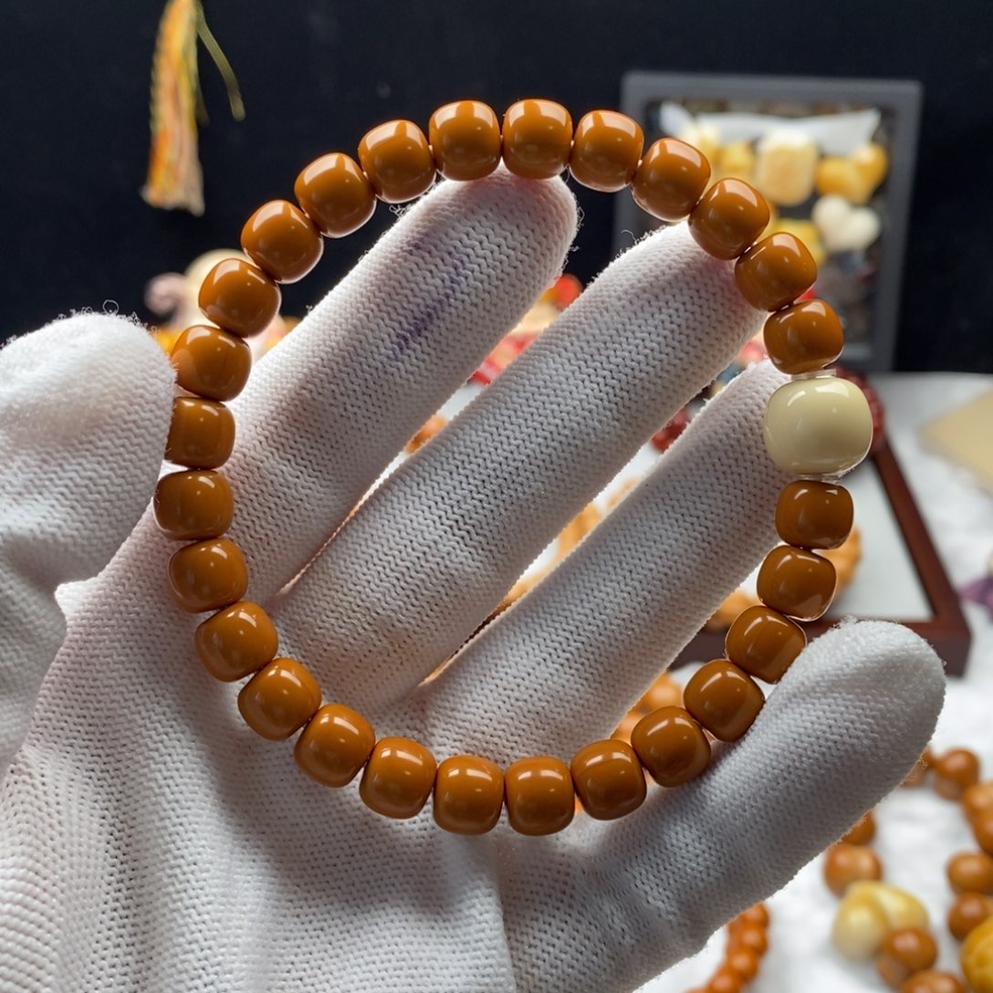 赵***儿吊坠猴头核桃猴头核桃