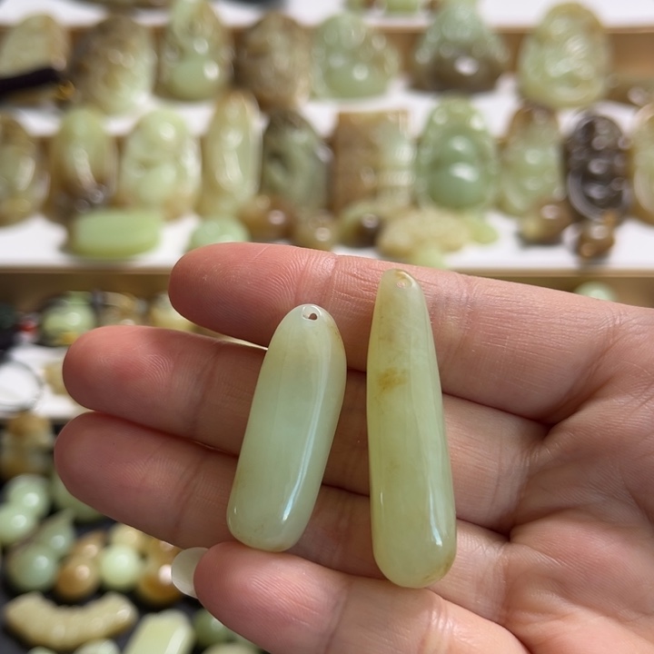 和田玉挂件未镶嵌放漏原石