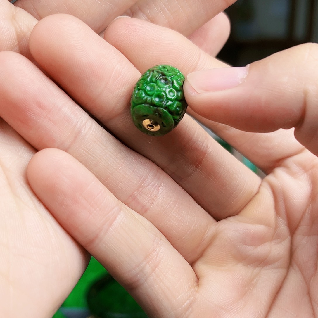 翡翠颈饰18K金镶嵌吊坠