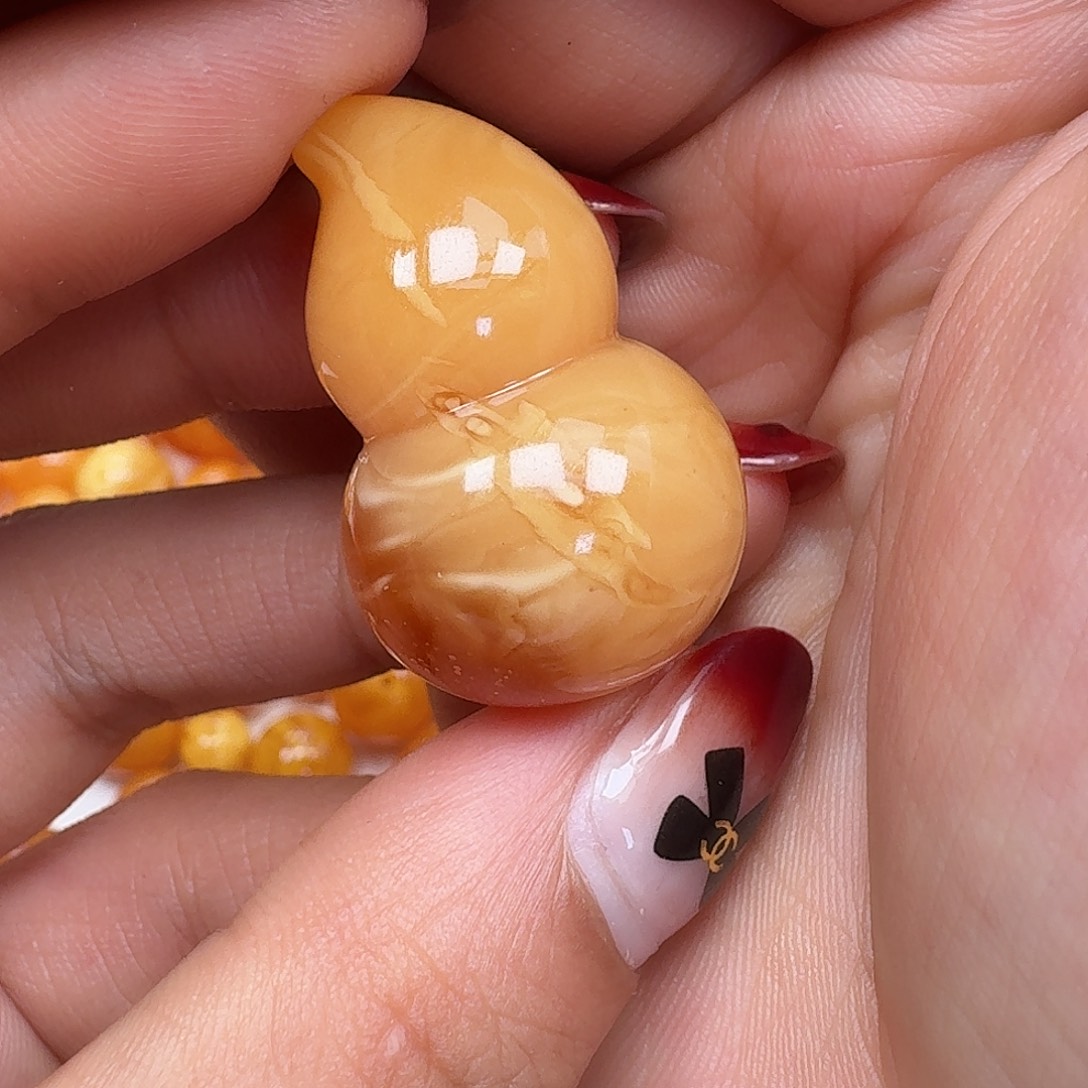 琥珀未镶嵌裸石悠悠