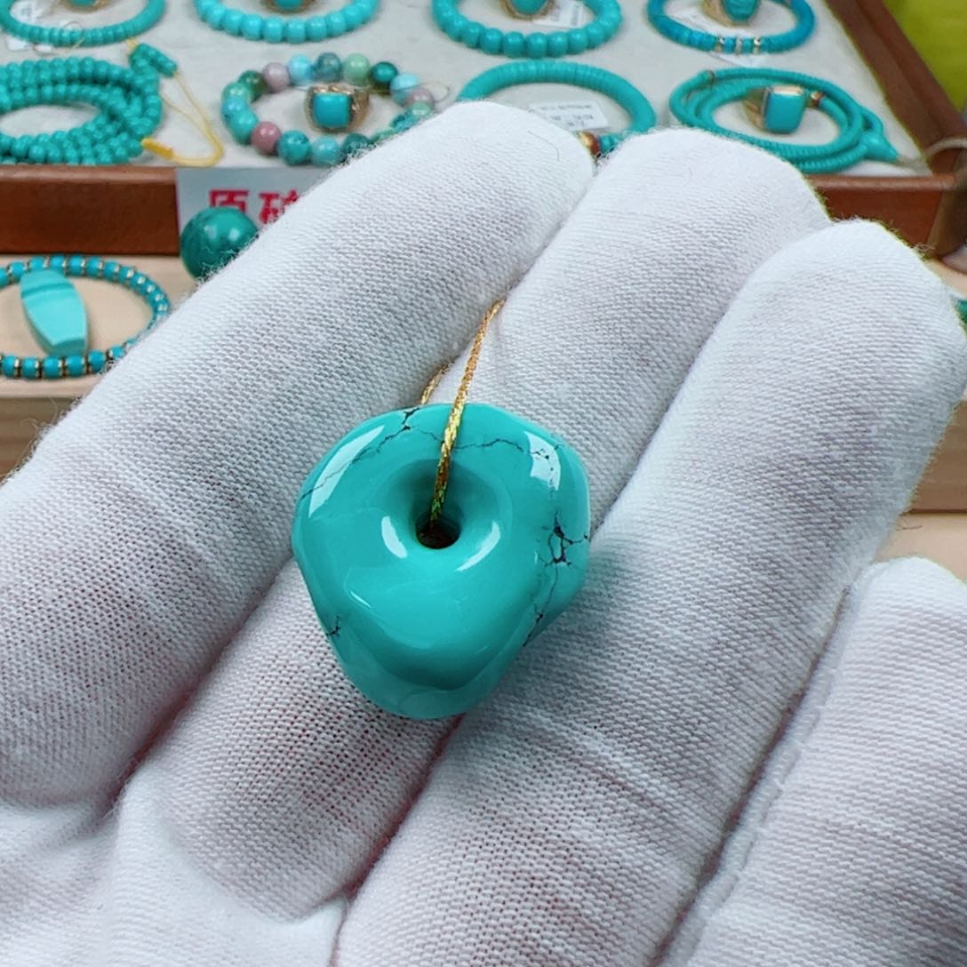 绿松石挂件未镶嵌1个