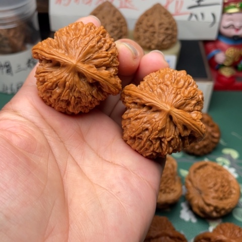 【闪购商品】文玩核桃吊坠42+水龙