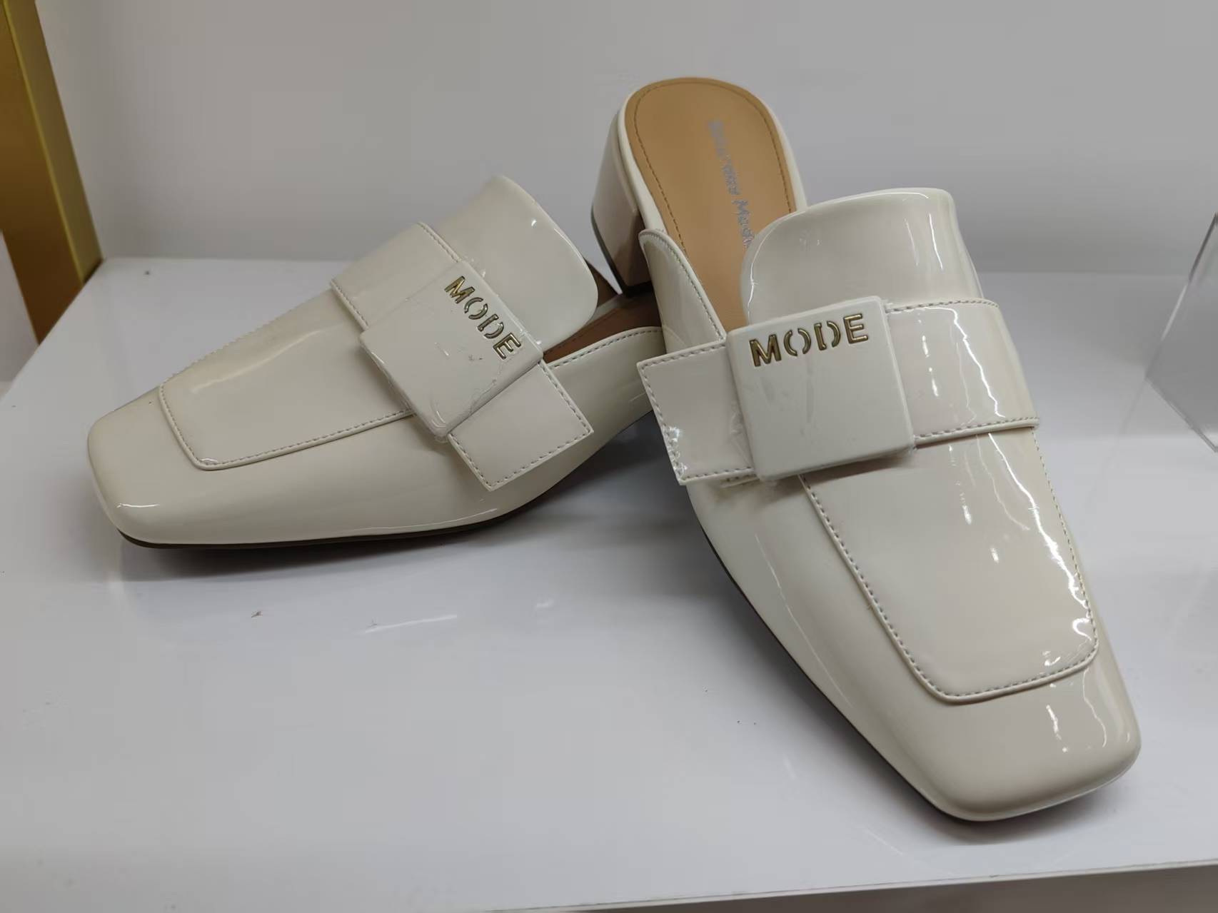 MD 正品高跟包头拖百搭休闲纯色漆皮平底黑色粗跟  MD2111E01