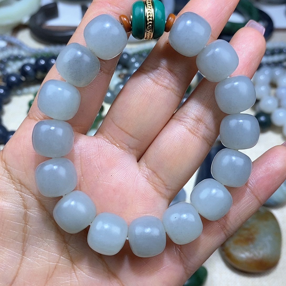 和田玉未镶嵌挂件蓝***?