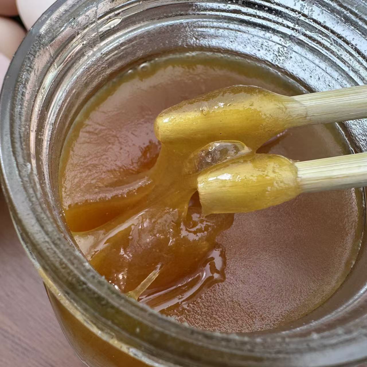 神农架农家传统养殖百花蜜【阿凯代卖】传统过滤天然古法采集