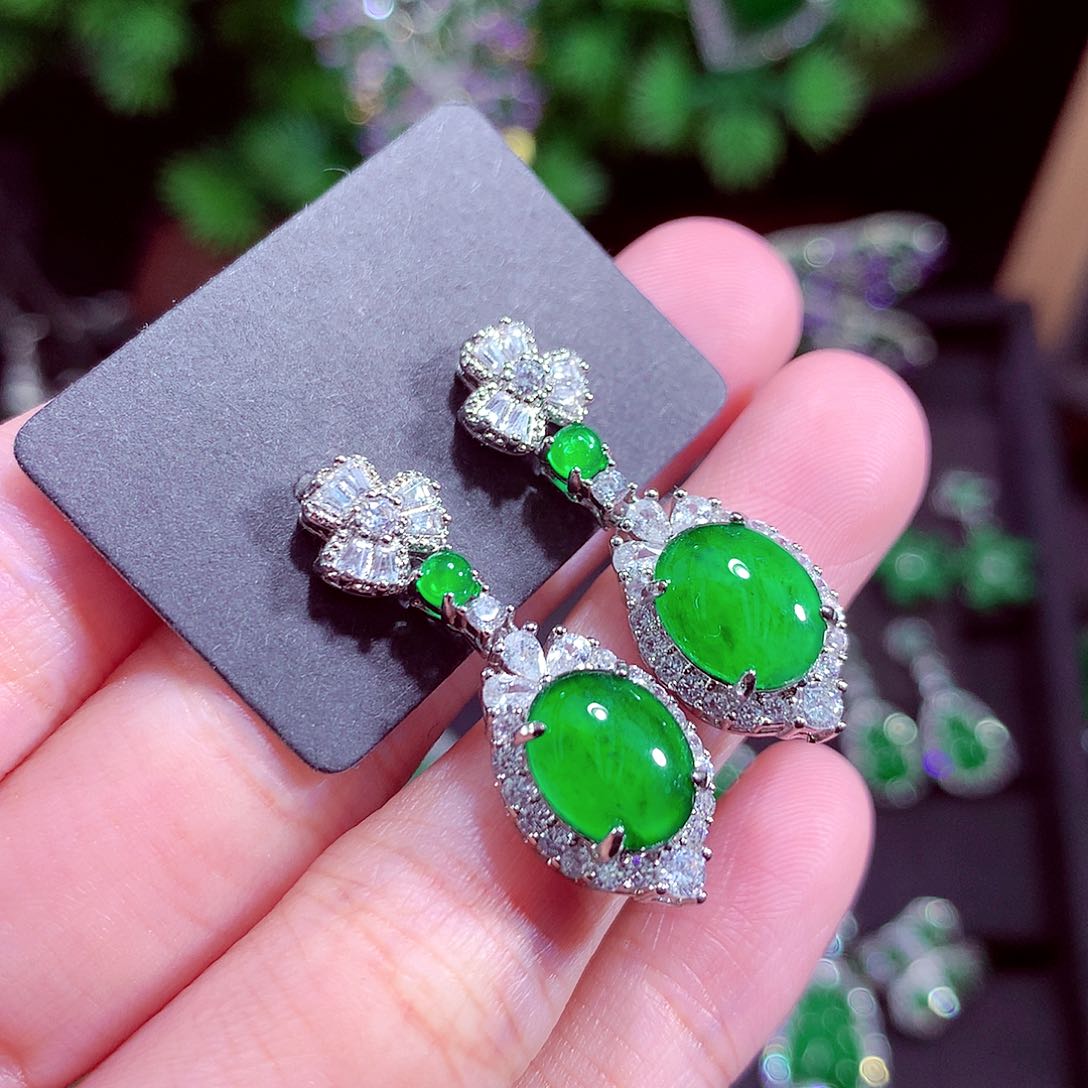 颈饰未镶嵌翡翠天然