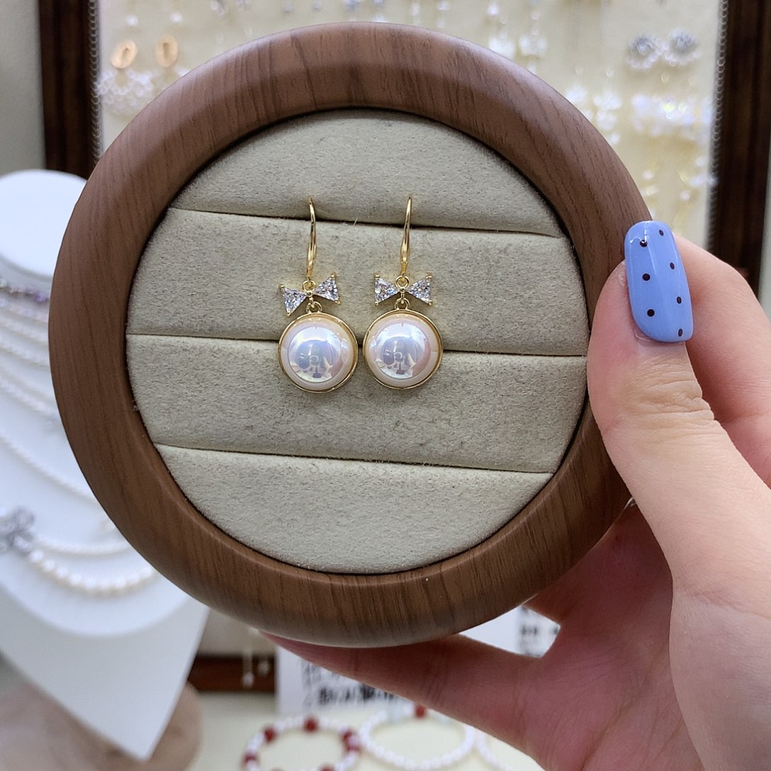 银S925镶嵌耳饰淡水珍珠