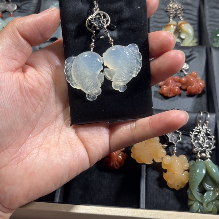 蛇纹石玉耳饰未镶嵌