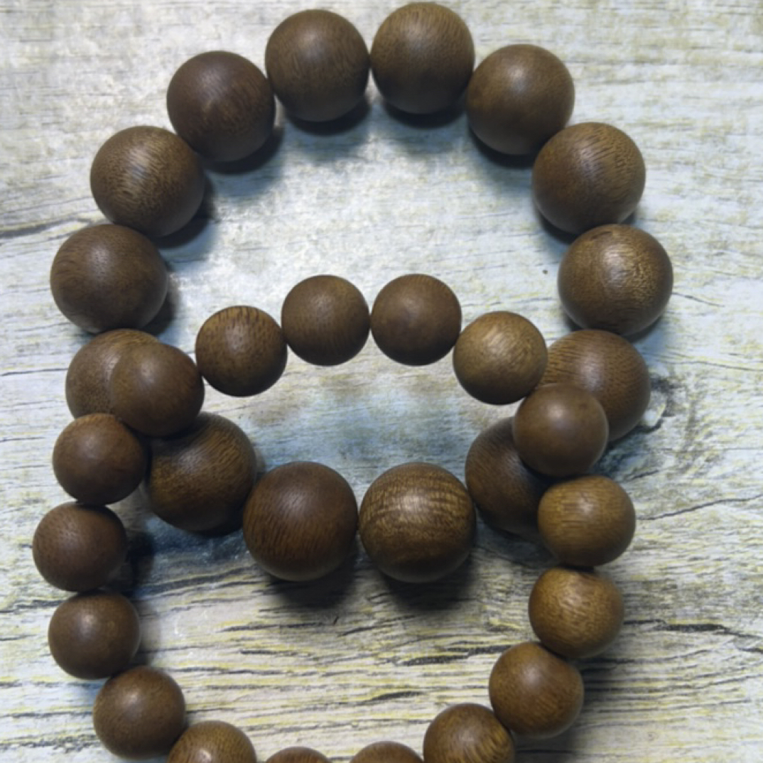 28 福来精选文玩沉香木作手串