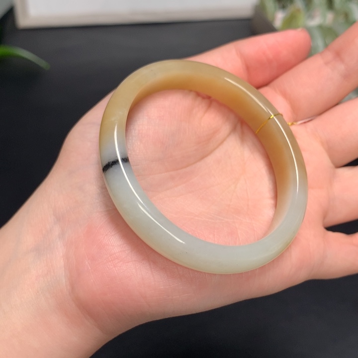 和田玉手镯未镶嵌56