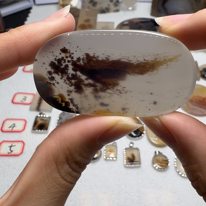 玛瑙/玉髓未镶嵌珠宝奇石