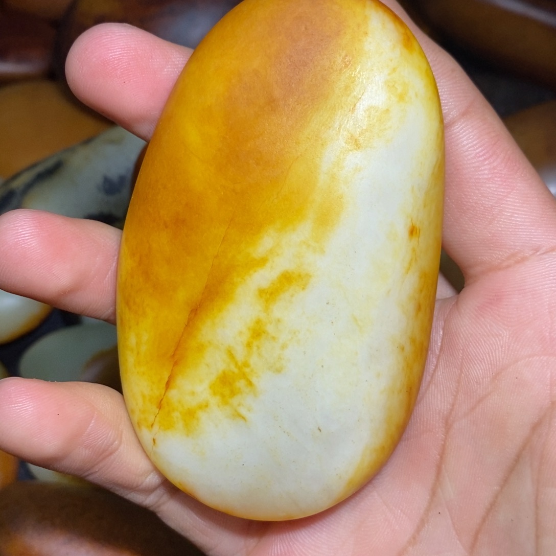 和田玉未镶嵌珠宝奇石