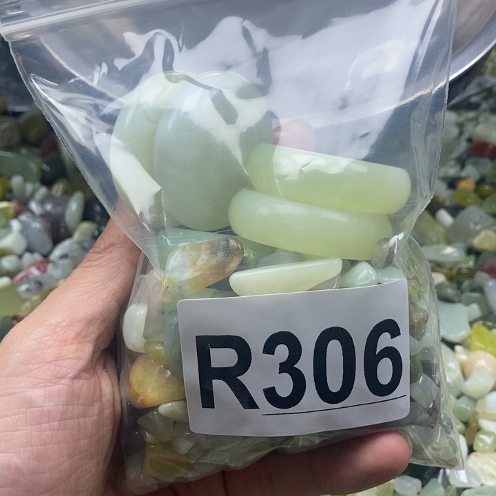 蛇纹石玉未镶嵌鱼缸石