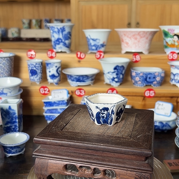 墨奈手绘陶瓷花盆4.3、4.7高3.3