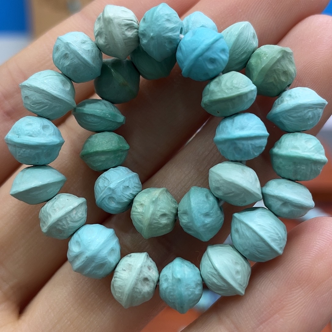 绿松石未镶嵌珠宝奇石