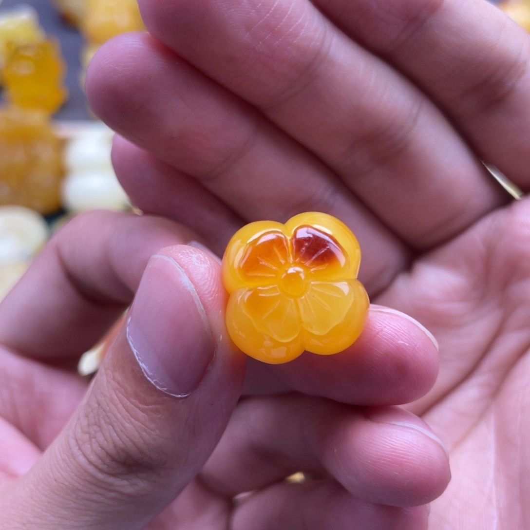 琥珀未镶嵌裸石蜜蜡