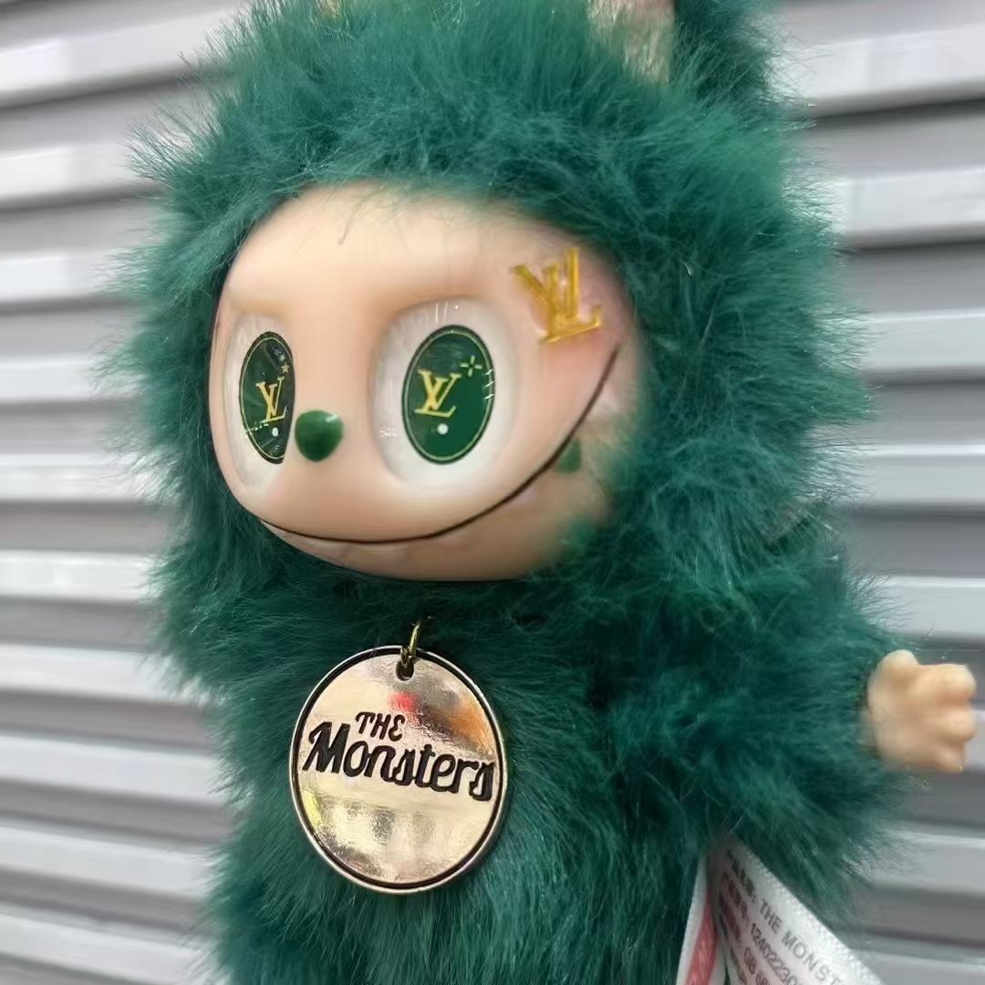 源头厂家LV限定款 labu改娃泡泡玛特拉布小首领绿色挂件搪胶毛绒