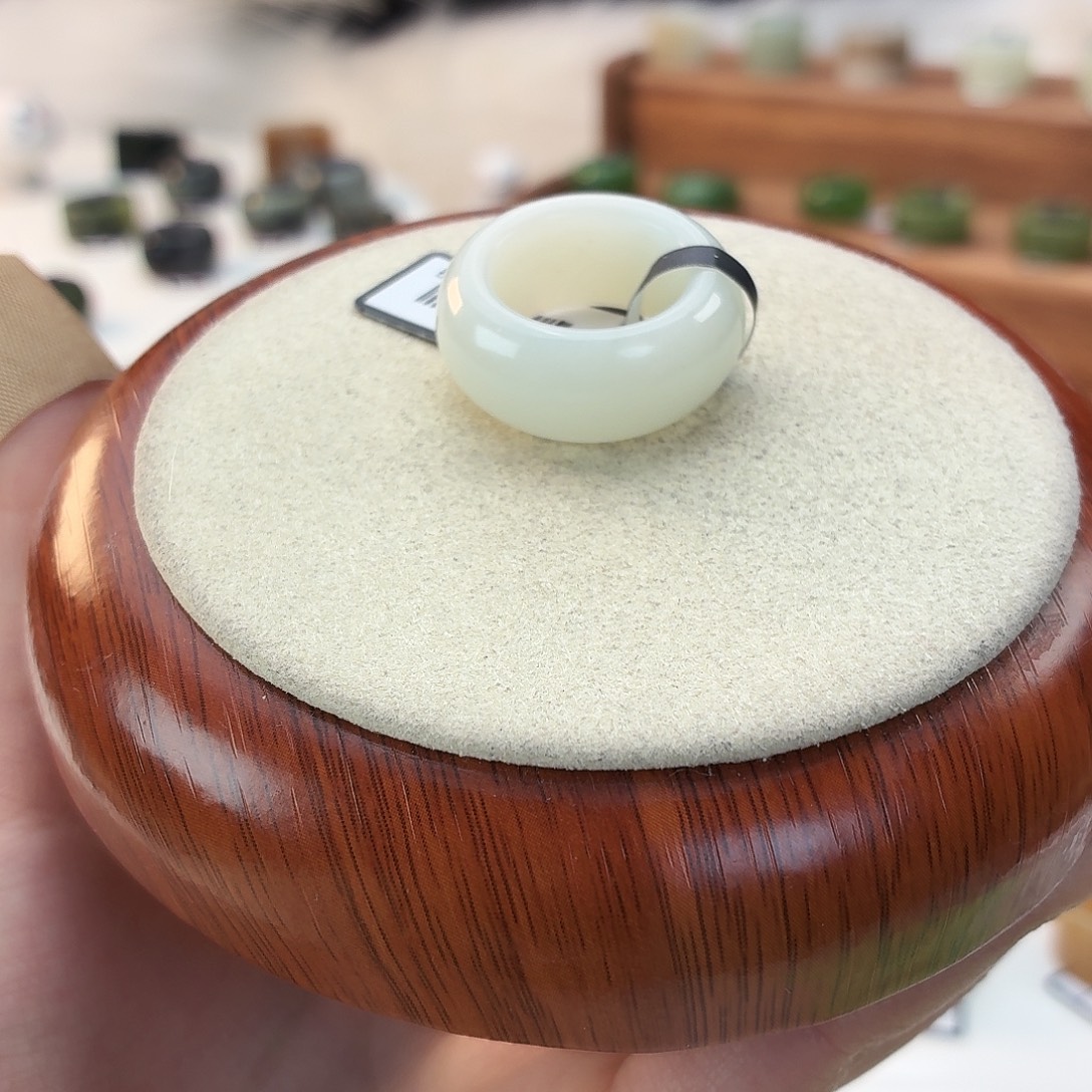 和田玉未镶嵌戒指俄白墩墩16.36mmj161