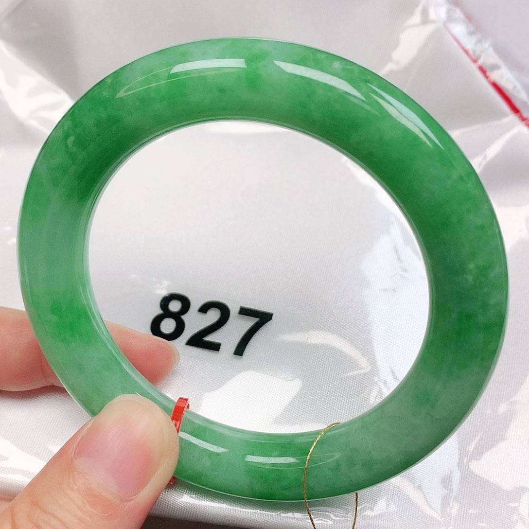 翡翠手镯未镶嵌抖音827