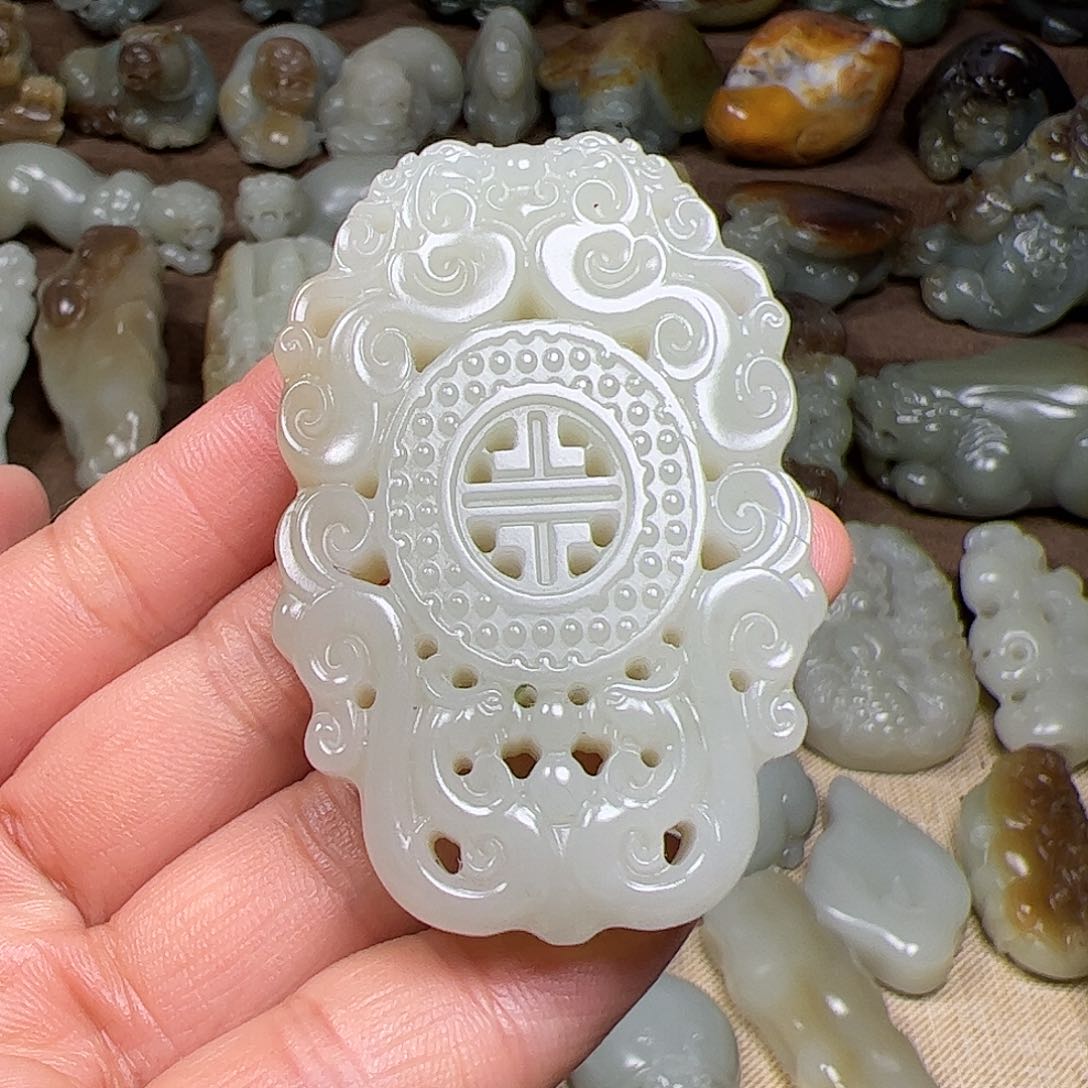 和田玉挂件未镶嵌