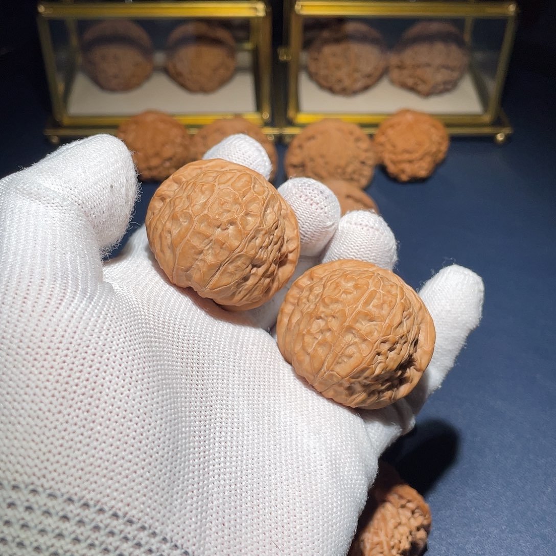 蟹***肉文玩核桃把件40南瓜墩