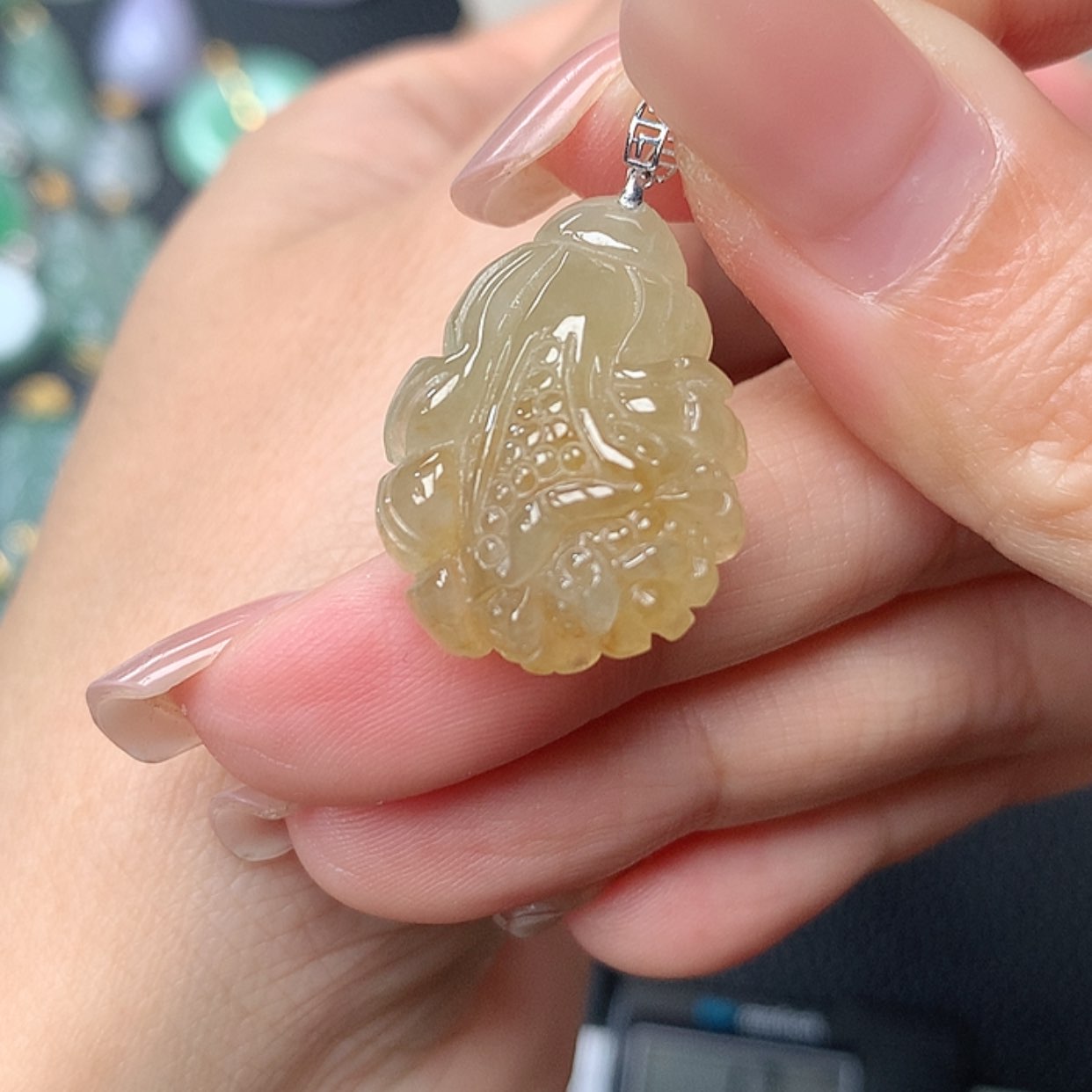【闪购商品】翡翠吊坠(不含链)18K金镶嵌