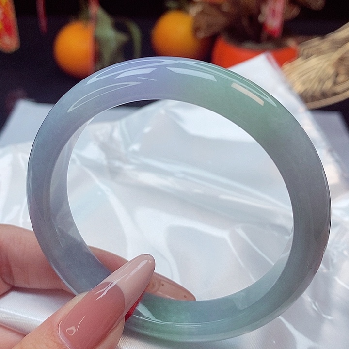 翡翠手镯未镶嵌泡*?58圈