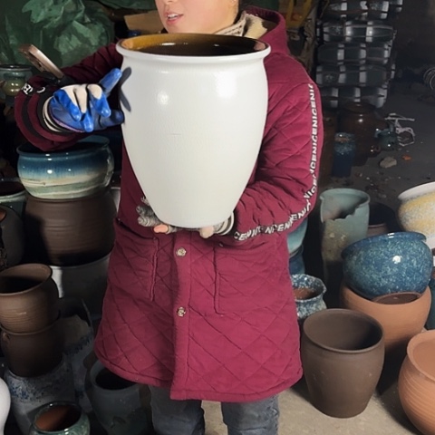 25口31高瑕疵盆子。