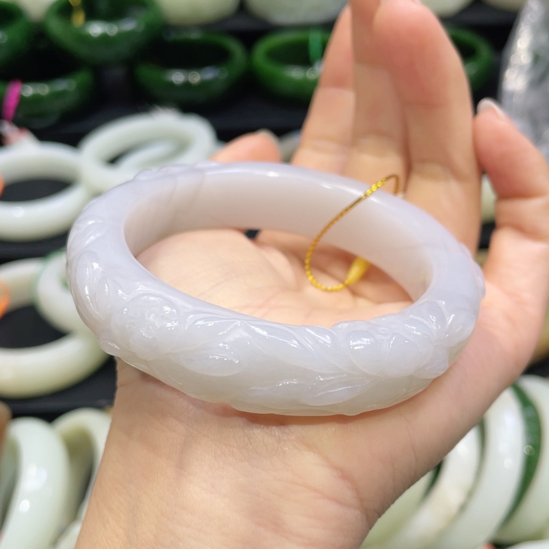 未镶嵌手镯和田玉85