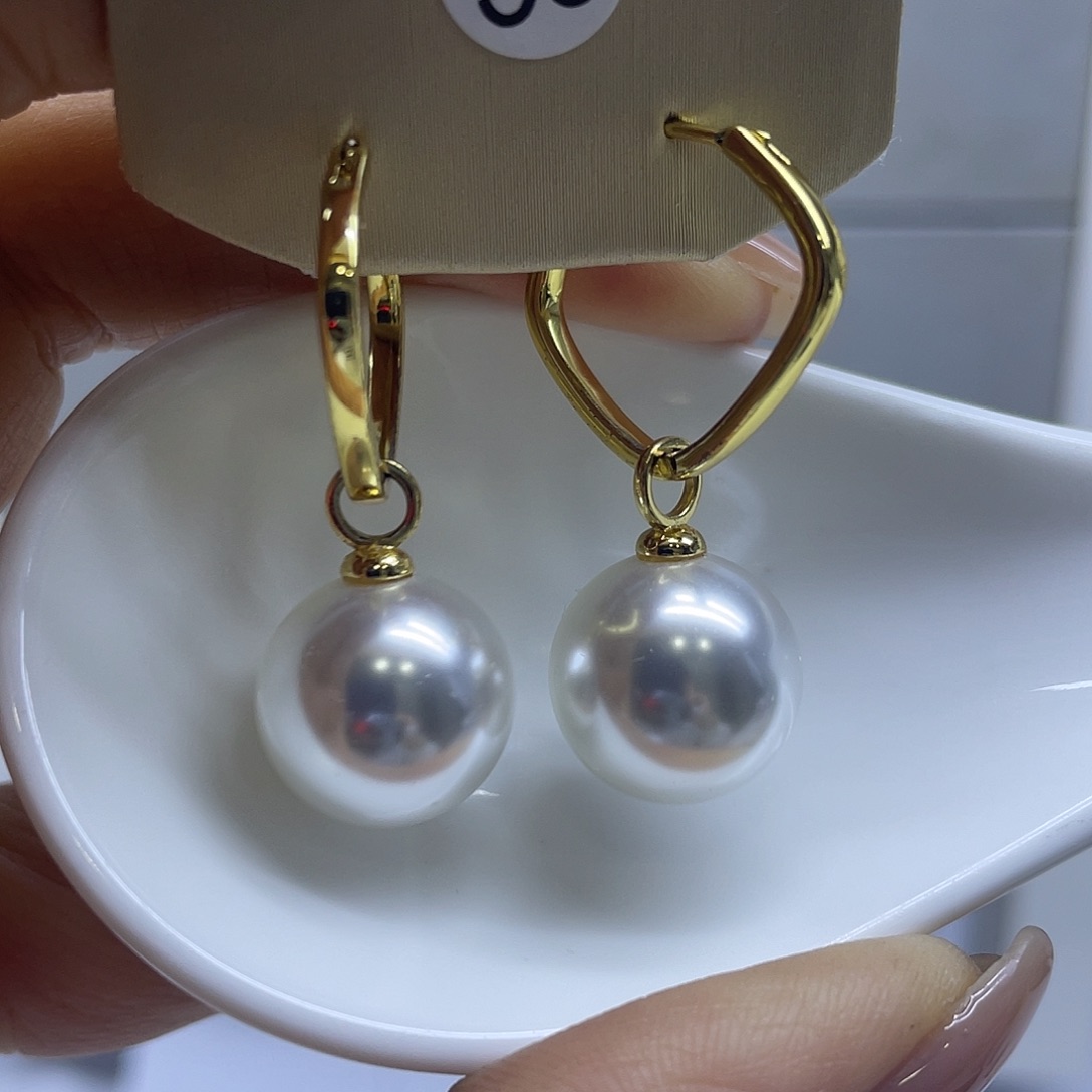 淡水珍珠未镶嵌耳饰