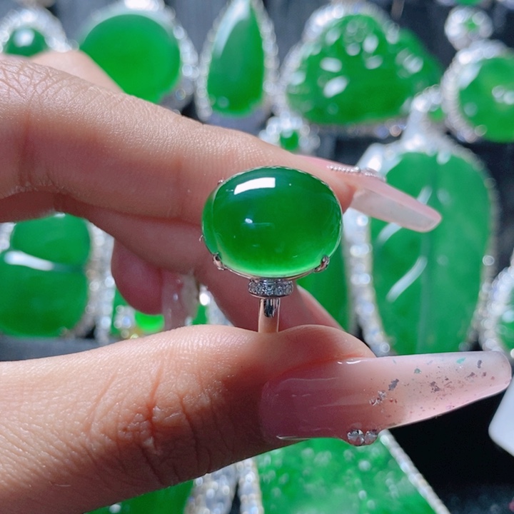 翡翠颈饰18K金镶嵌豆***0             