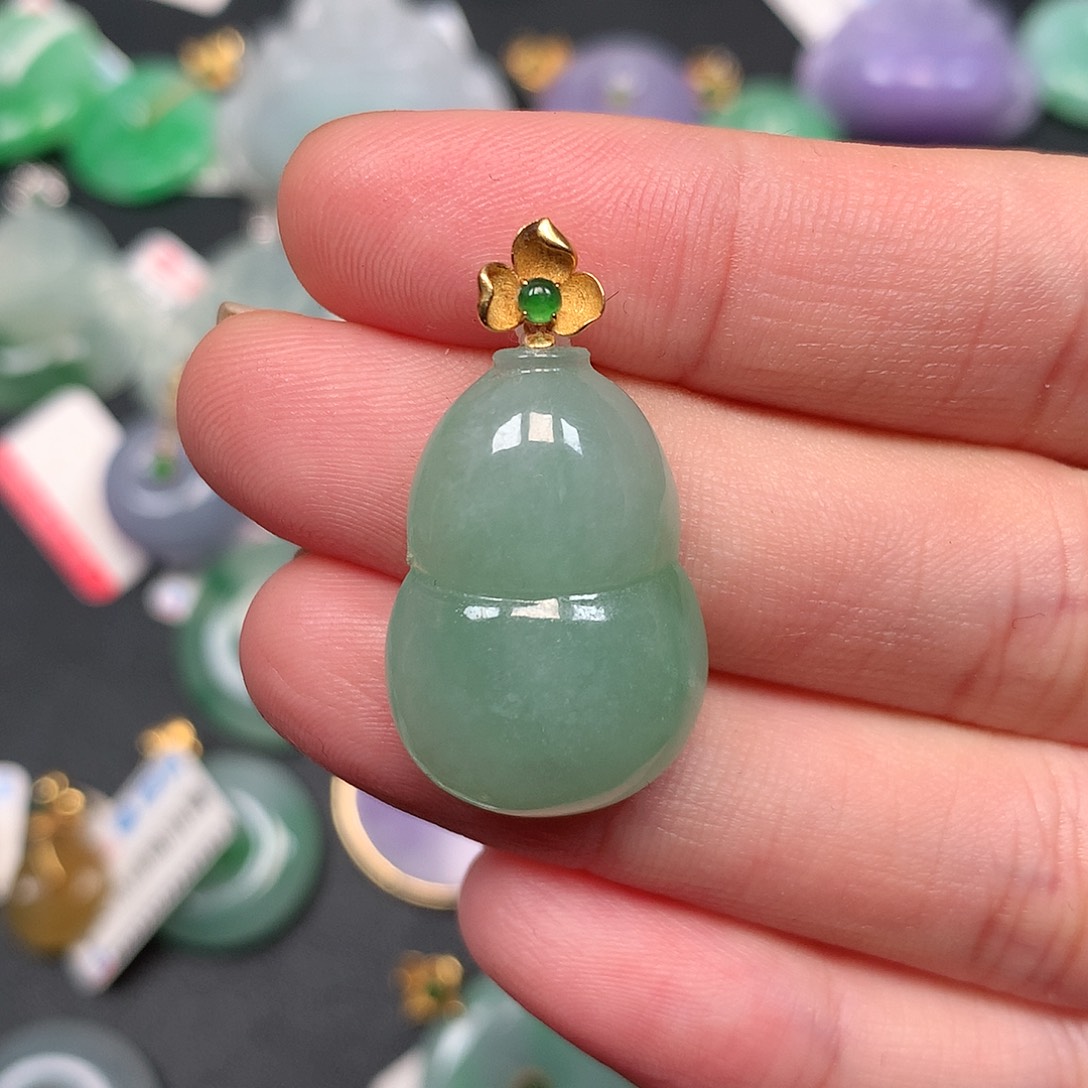 颈饰18K金镶嵌翡翠翡翠吊坠