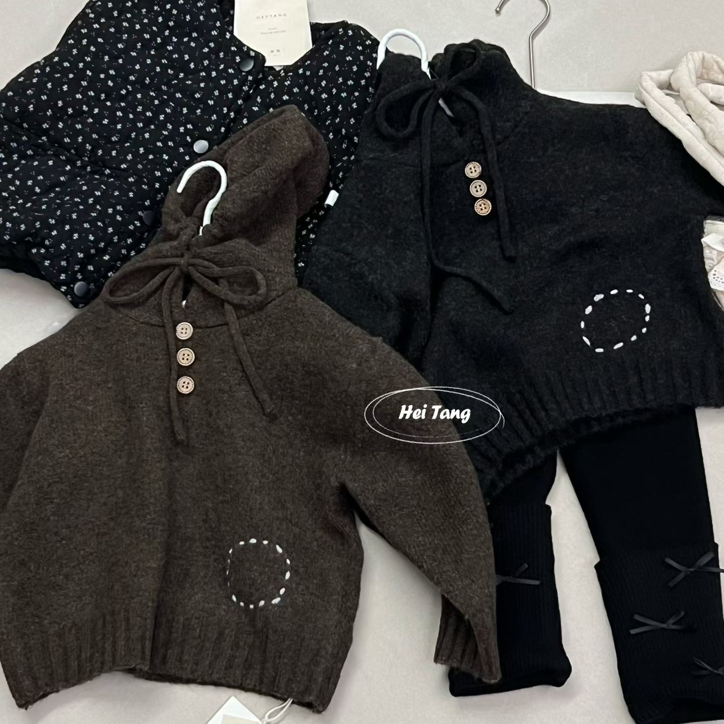 秋冬女宝黑色上衣连帽套头百搭针织连帽衫毛衣宝宝儿童