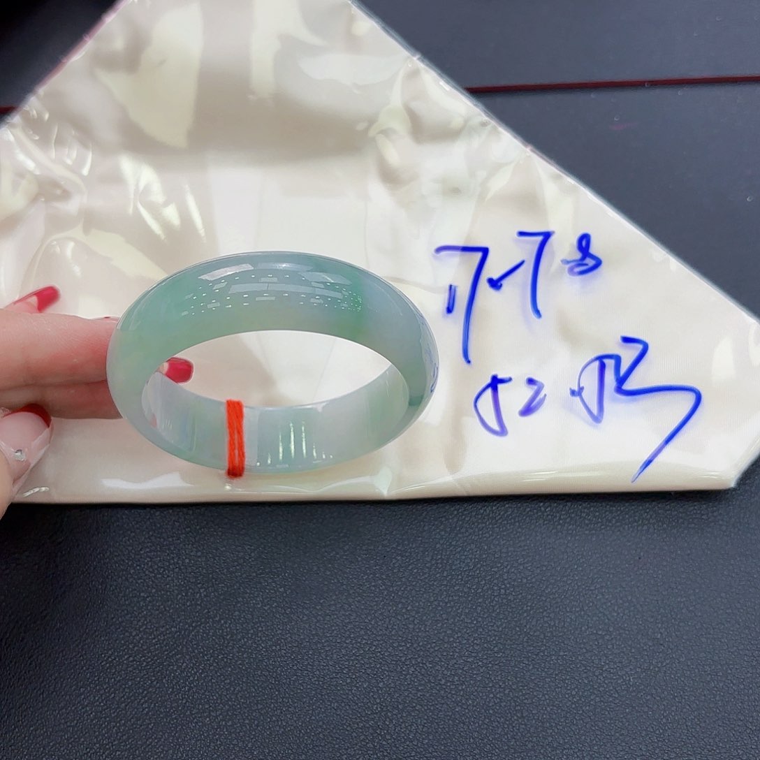 翡翠手镯未镶嵌手镯52.53圈口