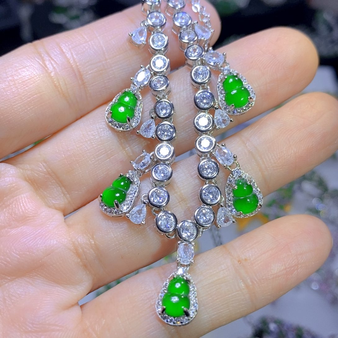 翡翠颈饰银S925镶嵌天然翡翠