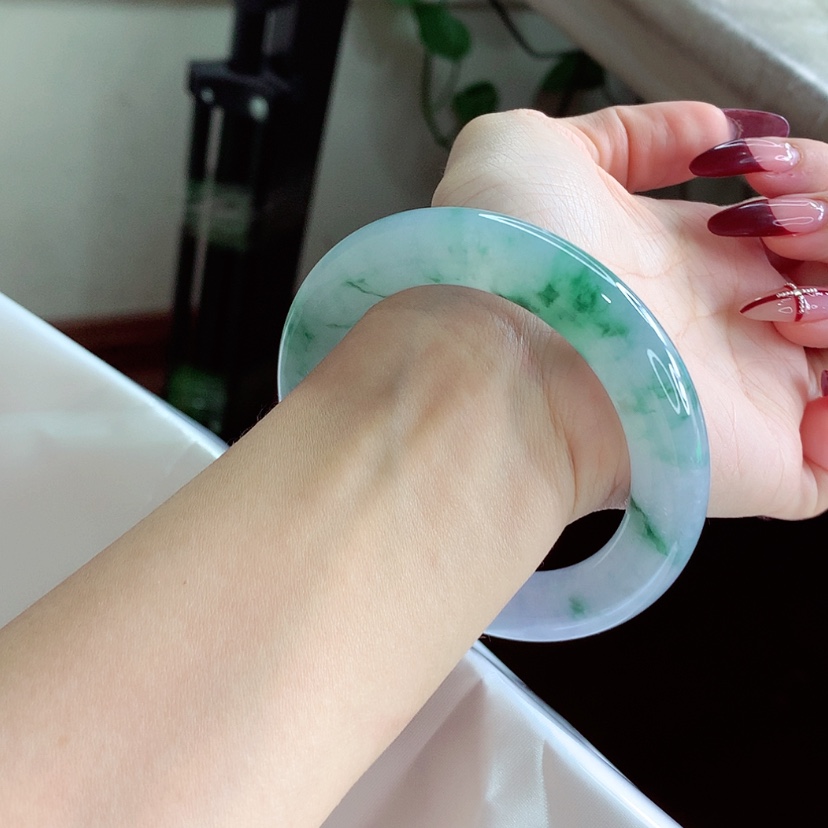 【闪购商品】翡翠手镯未镶嵌56 莫奈花园 灵