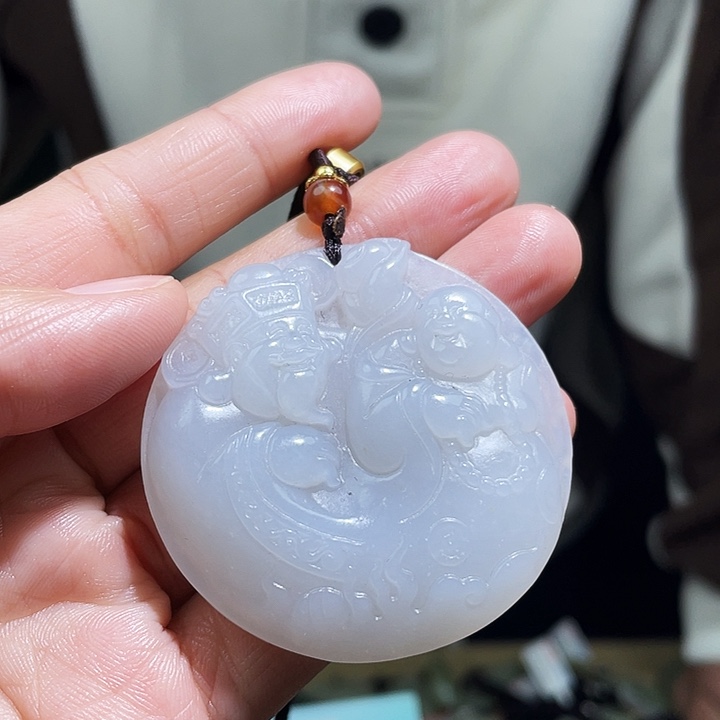 和田玉未镶嵌颈饰多样性