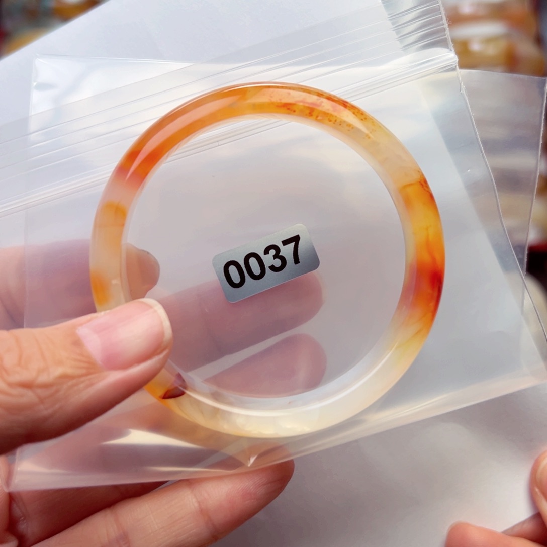 玛瑙/玉髓手镯微未镶嵌静*…