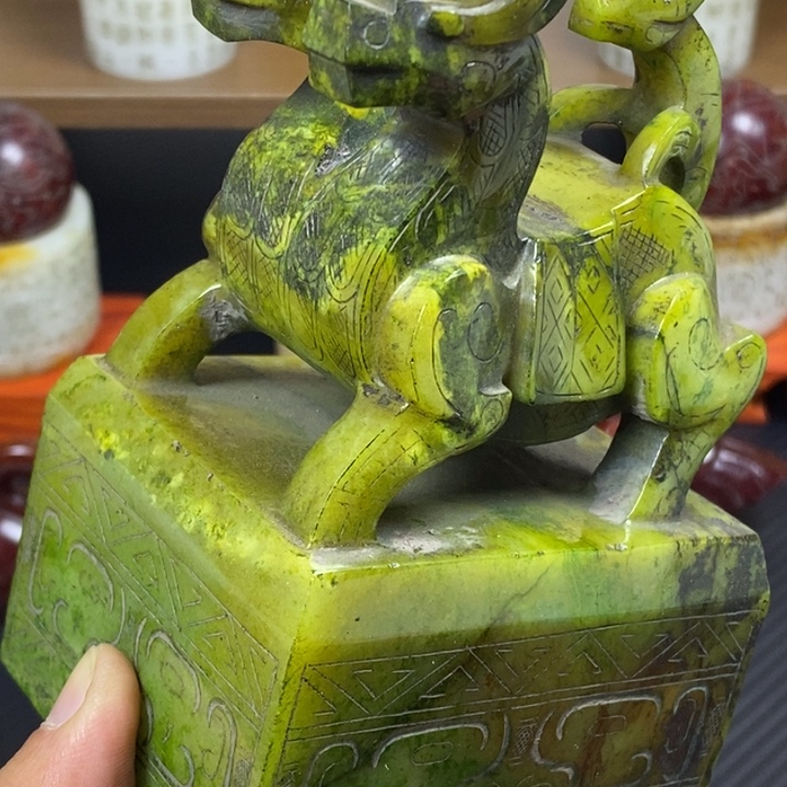 颈饰未镶嵌和田玉（糖玉）