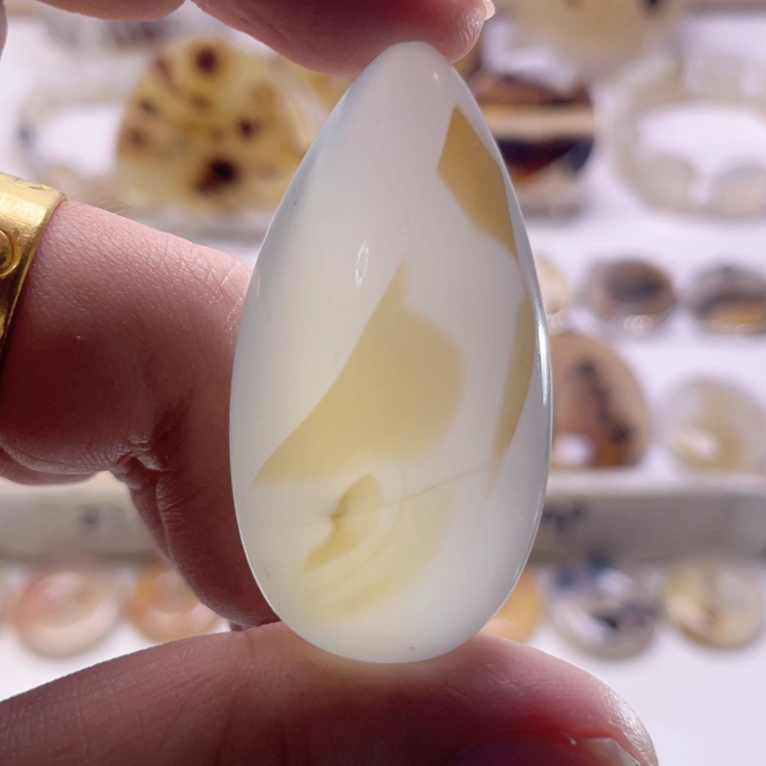 玛瑙/玉髓未镶嵌珠宝奇石