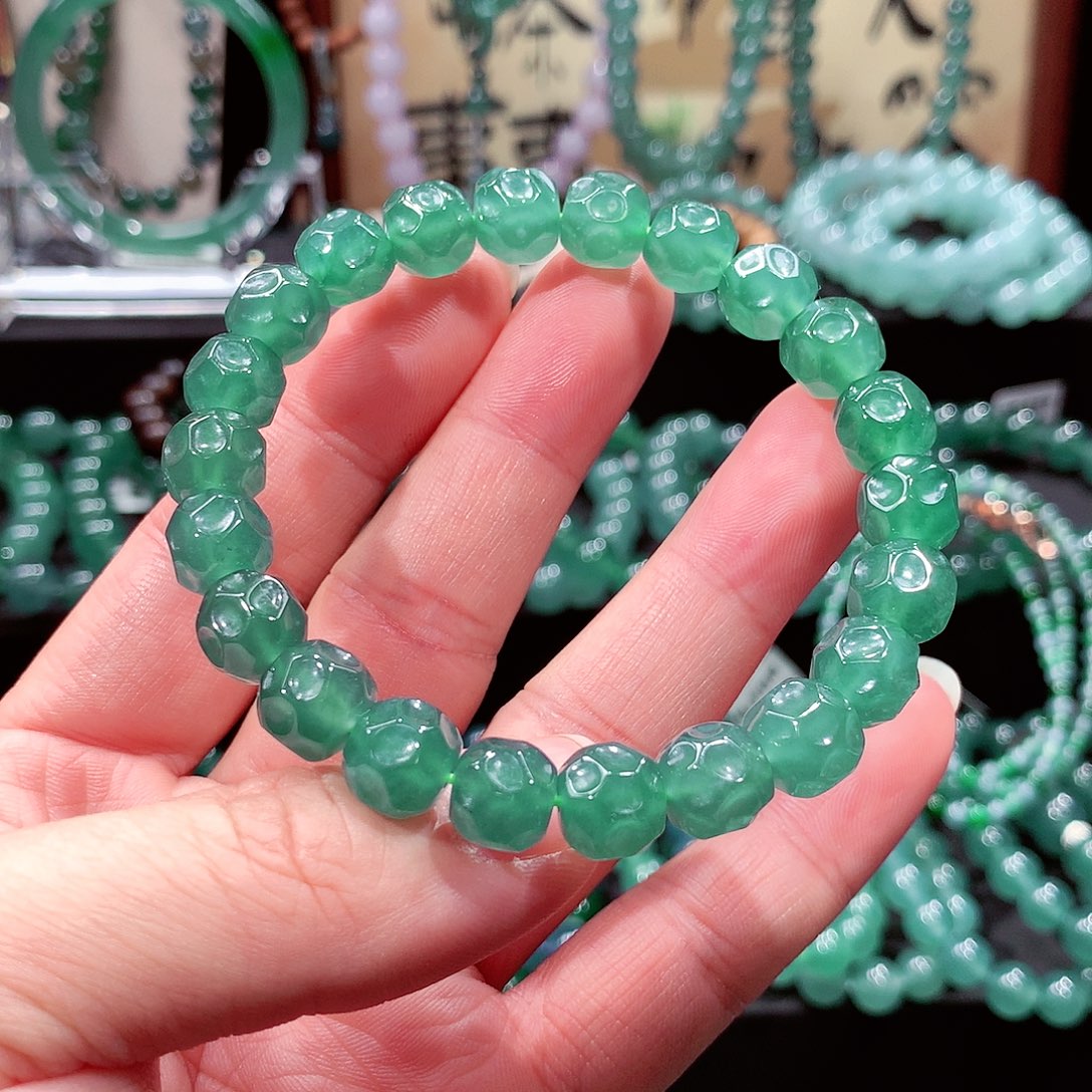 翡翠未镶嵌手链卡9.8