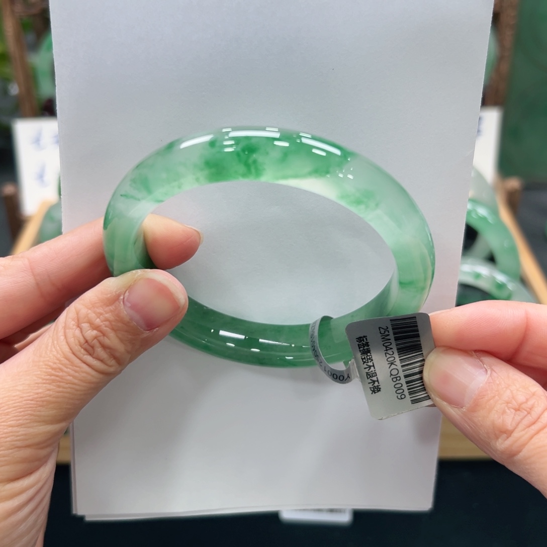 涼***岄石英质玉未镶嵌手镯➕佳佳60