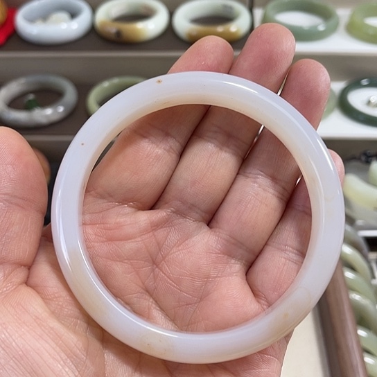 玛瑙/玉髓手镯未镶嵌知****）