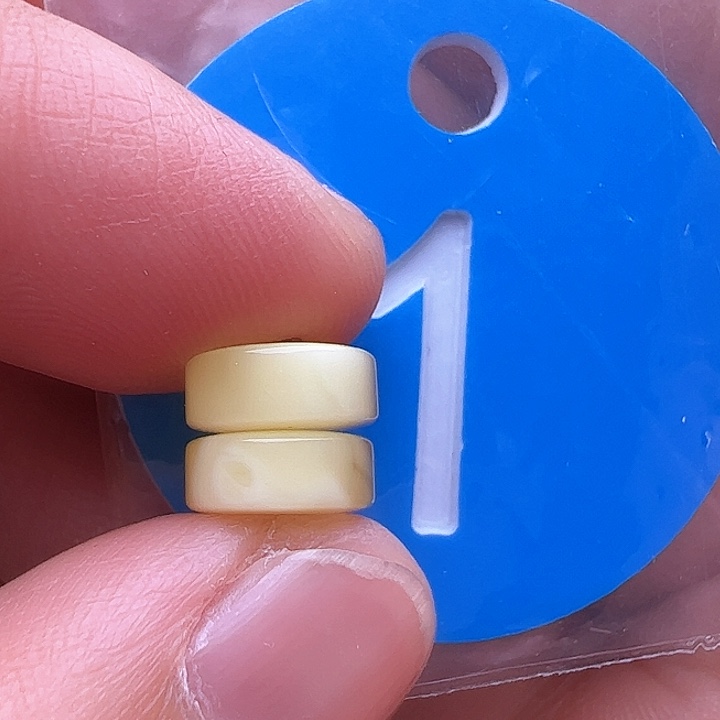 蜜蜡裸石未镶嵌8m m